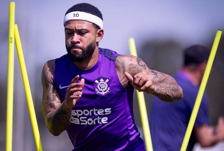 Memphis Depay s&oacute; deve se reapresentar no CT Joaquim Grava ap&oacute;s um acordo pela renova&ccedil;&atilde;o &ndash;