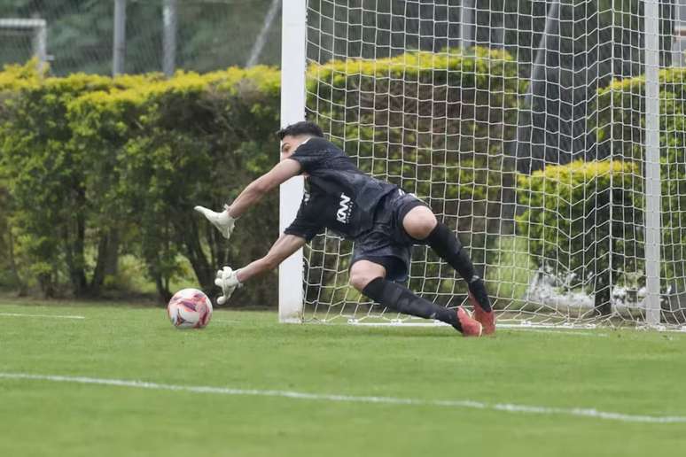 Filipe S&iacute;rio defendeu p&ecirc;nalti batido por Kau&atilde; Costa &ndash;