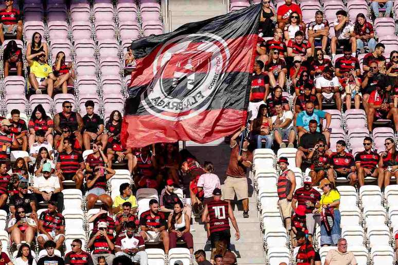 Torcida do Flamengo esteve em maior n&uacute;mero contra o Benfica &ndash;