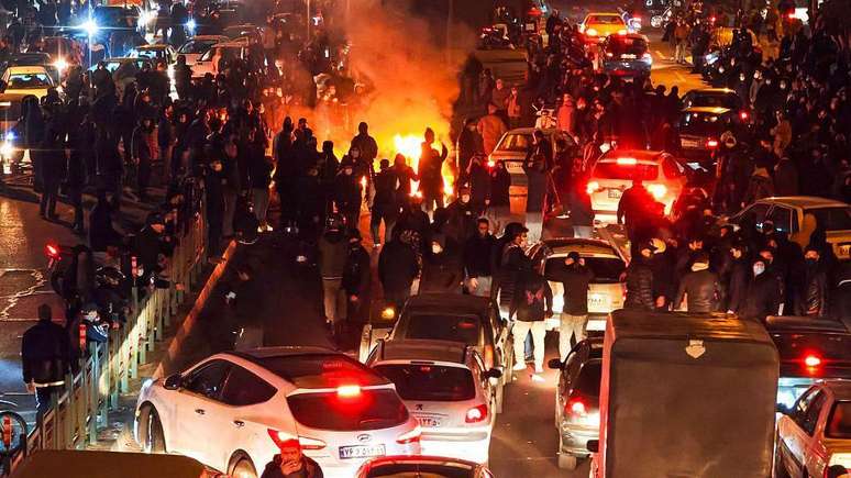 Os iranianos sa&iacute;ram &agrave;s ruas antes do come&ccedil;o da guerra