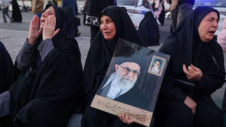 A morte do aiatol&aacute; Ali Khamenei trouxe mudan&ccedil;as internas e internacionais