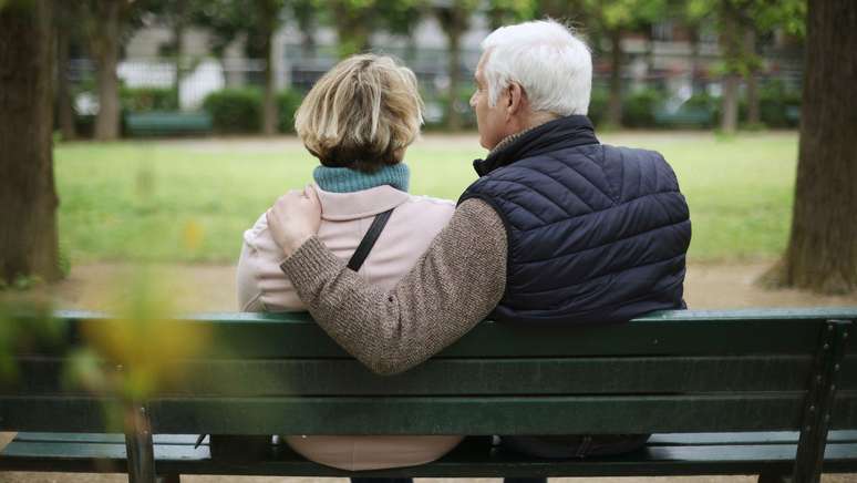 Nos Estados Unidos e no Reino Unido, a idade m&eacute;dia de aposentadoria &eacute; de mais de 60 anos