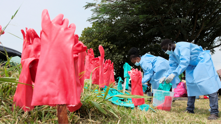 Os EUA doaram US$ 270 milh&otilde;es (R$ 1,4 bilh&atilde;o) para combater o atual surto de Ebola