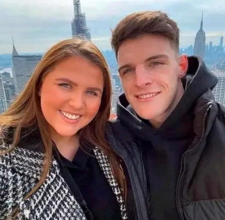 Declan Rice e Lauren Fryer no in&iacute;cio do relacionamento. 