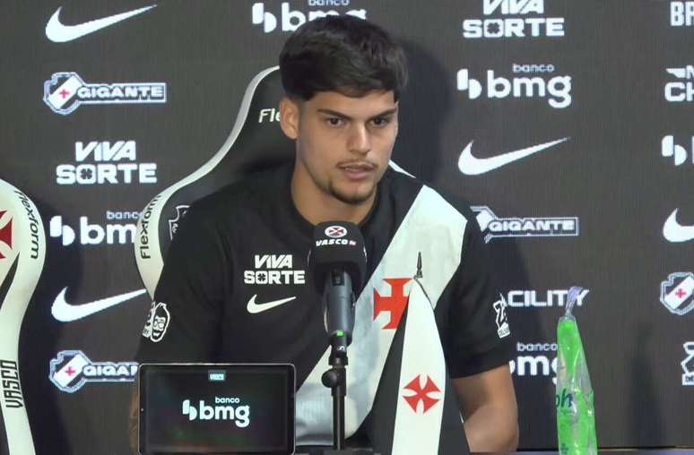 Paulinho falou oficialmente como novo refor&ccedil;o do Vasco &ndash;