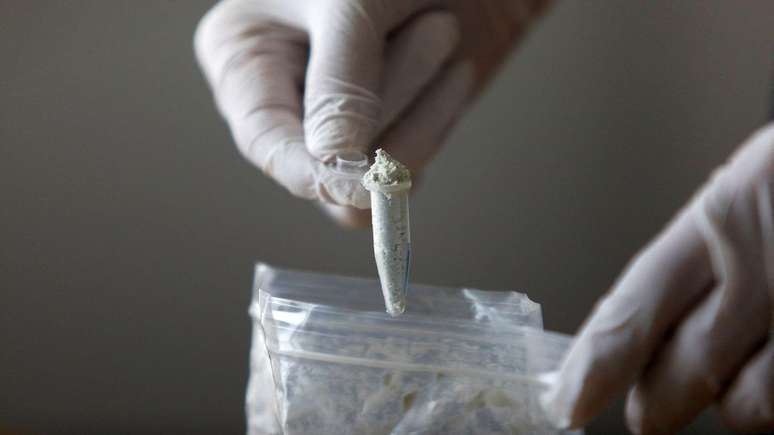 As subst&acirc;ncias usadas para a produ&ccedil;&atilde;o de fentanil s&atilde;o regulamentadas, mas n&atilde;o proibidas na China, por tamb&eacute;m serem empregadas por ind&uacute;strias legais