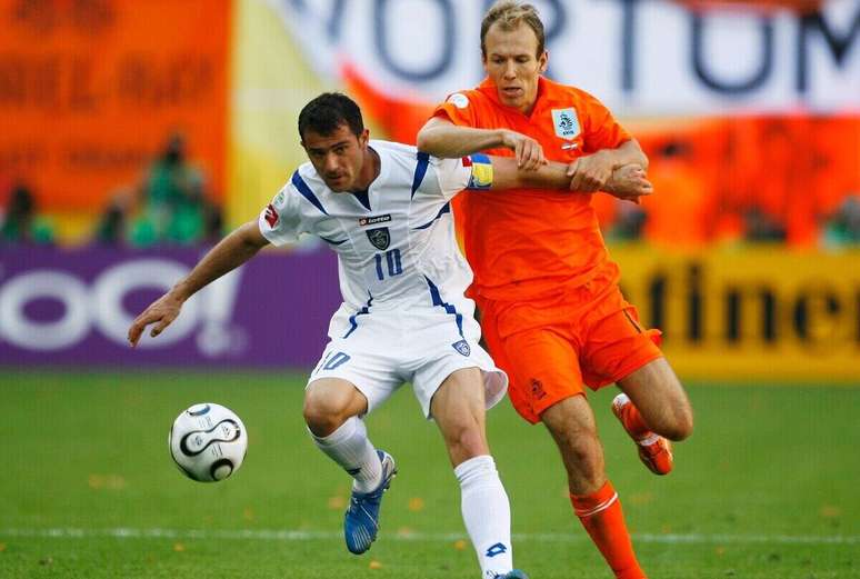 Stankovic em a&ccedil;&atilde;o por S&eacute;rvia e Montenegro, na Copa de 2006 &ndash;