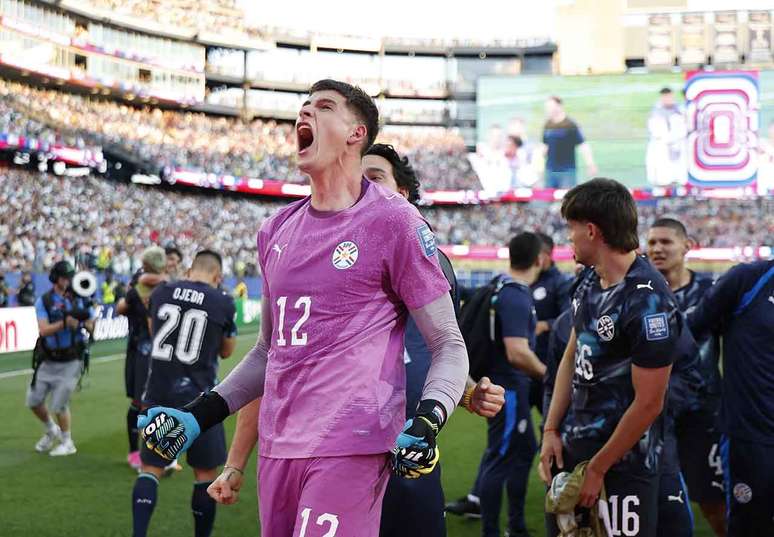 Goleiro paraguaio virou her&oacute;ix na classifica&ccedil;&atilde;o contra a Alemanha &ndash;