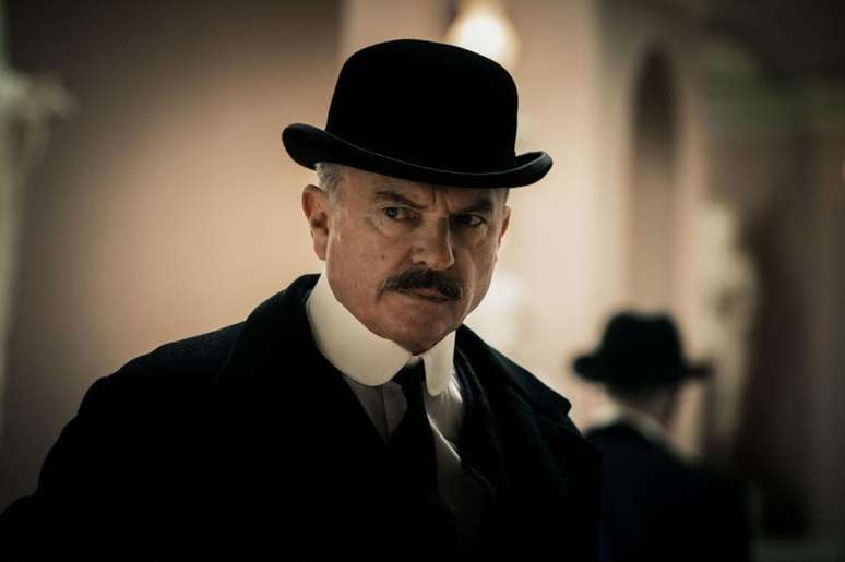 Mais recentemente, Neill apareceu como o implac&aacute;vel major Chester Campbell na s&eacute;rie 'Peaky Blinders', da BBC.