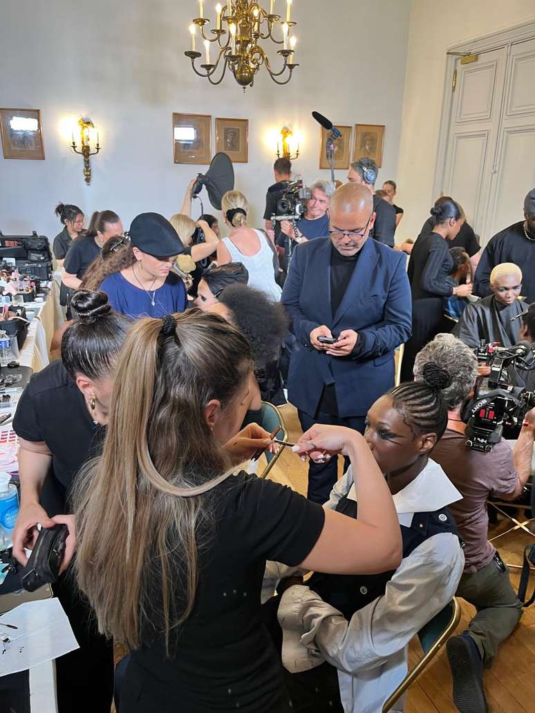 Bastidores do desfile de Imane Ayissi (Divulga&ccedil;&atilde;o)