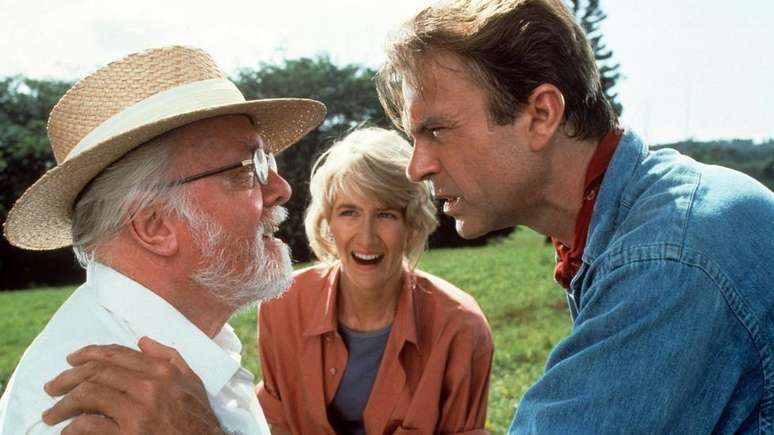 Neill estrelou o filme original Jurassic Park ao lado de Laura Dern e Richard Attenborough.