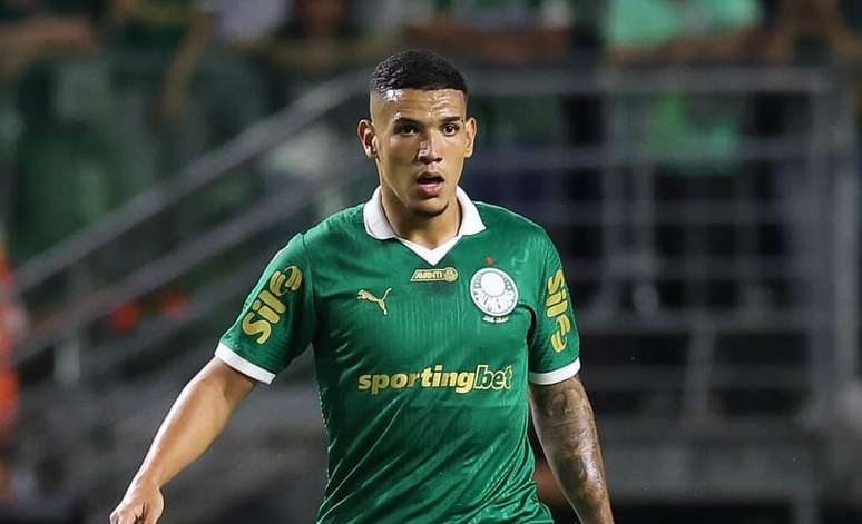 Naves est&aacute; sem espa&ccedil;o no Palmeiras &ndash;