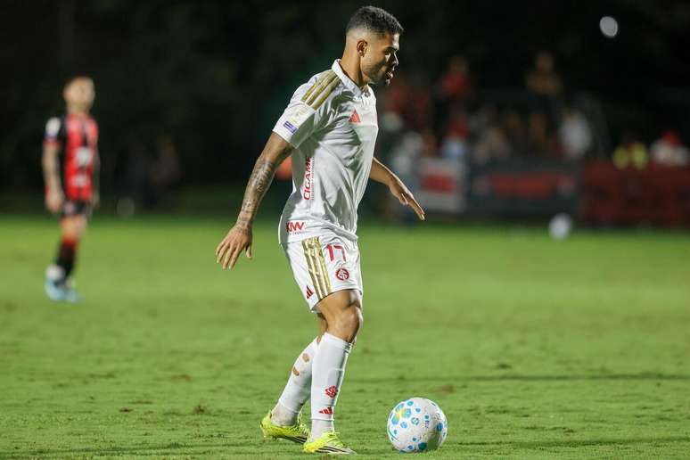 No Inter desde a temporada 2024, Bruno Tabata n&atilde;o deixar&aacute; saudades no Beira-Rio &ndash;