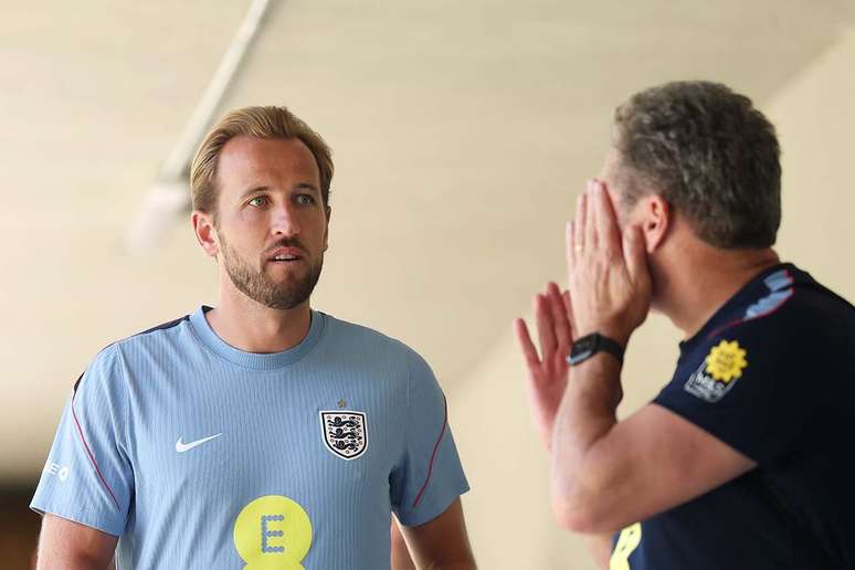 Kane durante treinamento da Inglaterra nesta segunda-feira &ndash;