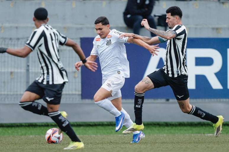 Botafogo saiu do CT Rei Pel&eacute; com derrota pesada &ndash;