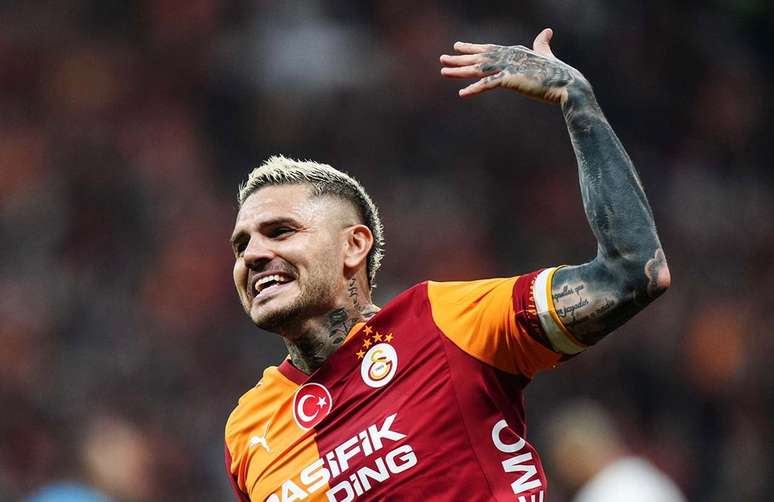 Atacante encerra passagem com mais de 100 gols &ndash;