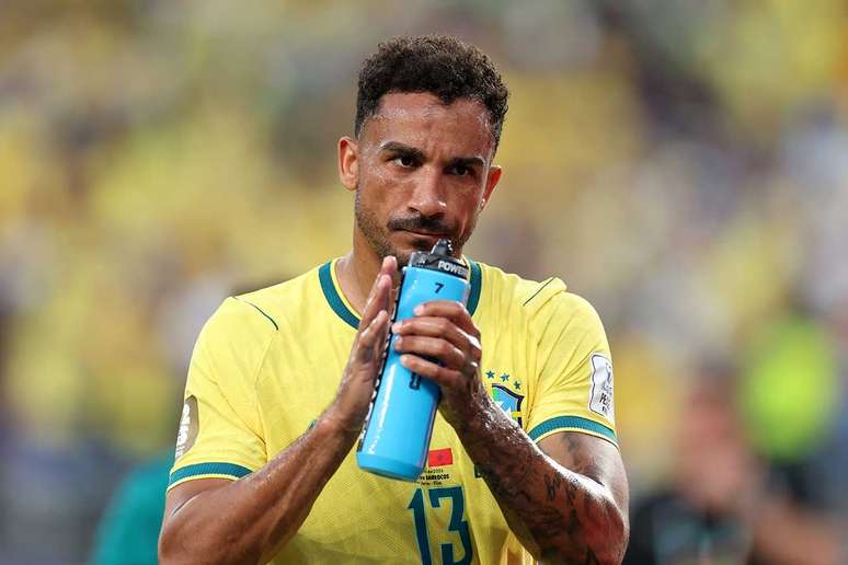 Danilo, do Flamengo, em a&ccedil;&atilde;o pela Sele&ccedil;&atilde;o Brasileira &ndash;