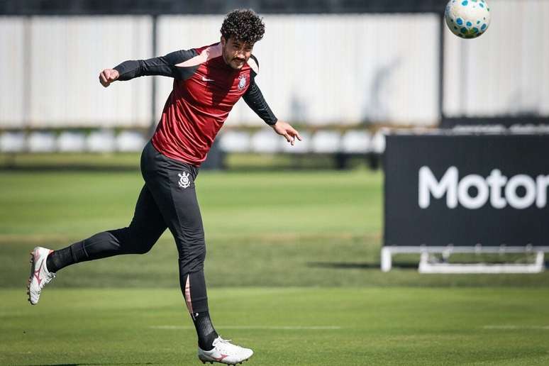 Gustavo Henrique volta a treinar no Corinthians &ndash;