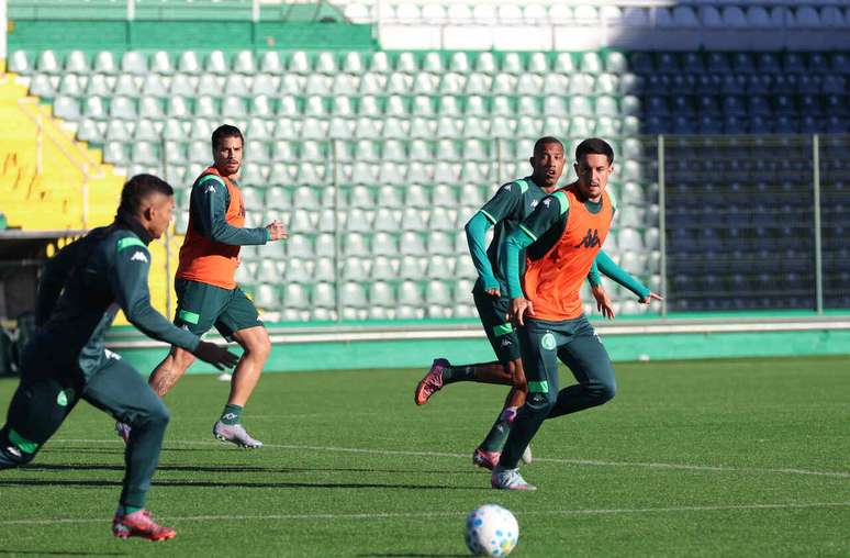 Chape passou por mudan&ccedil;a do elenco durante a pausa para a Copa &ndash;