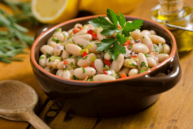 Salada de feij&atilde;o-branco 