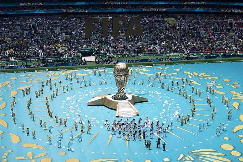 Fifa confirma show do intervalo novamente com Shakira para encerramento da Copa &ndash;