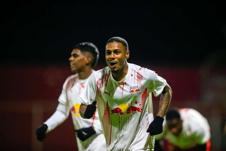 Massa Bruta vai encarar vencedor do D&eacute;rbi na semifinal &ndash;