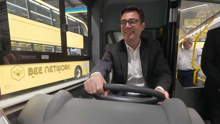 Burnham destacou a Bee Network como um de seus sucessos como prefeito
