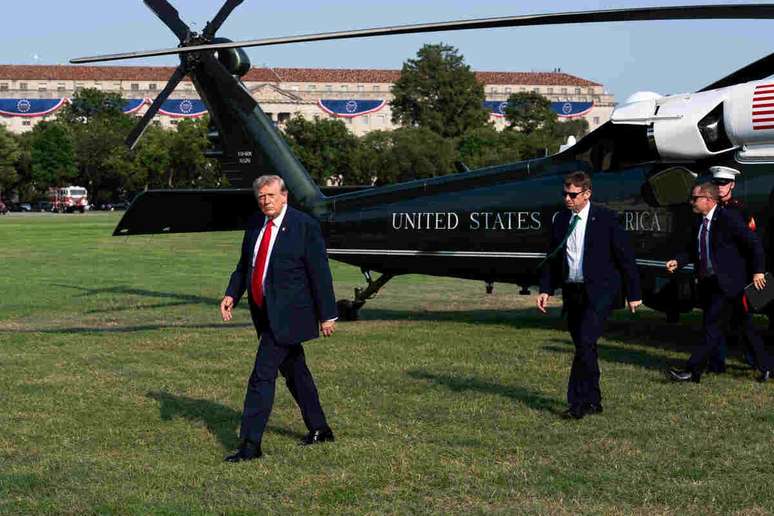 Trump em sua chegada na Casa Branca, em Washington &ndash;