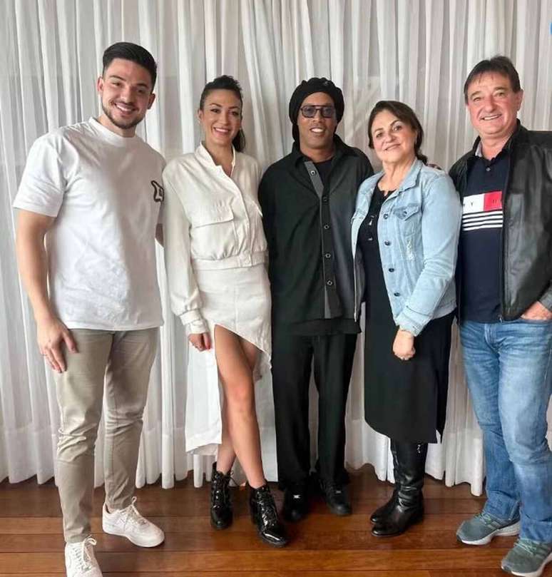 Ronaldinho e Ingryd Guadagnin em momento familiar &ndash;
