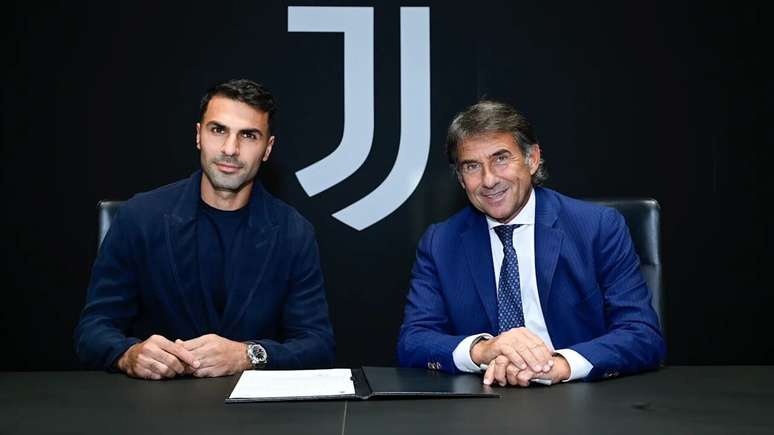 Zeki &Ccedil;elik assinou contrato por tr&ecirc;s temporadas &ndash;