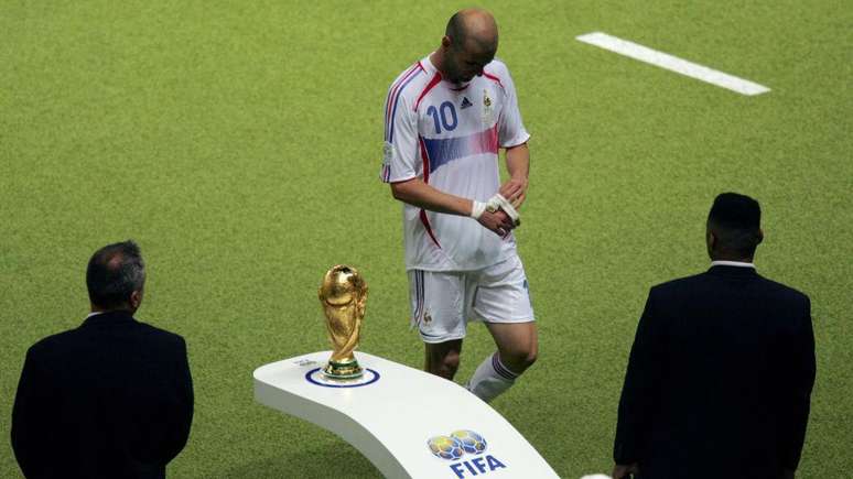Zidane foi expulso na final de 2006, faltando 10 minutos para o final da prorroga&ccedil;&atilde;o
