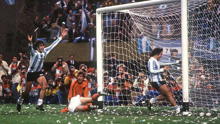 A Holanda levou a Argentina, dona da casa, &agrave; prorroga&ccedil;&atilde;o na final da Copa de 1978, mas acabou perdendo por 3x1