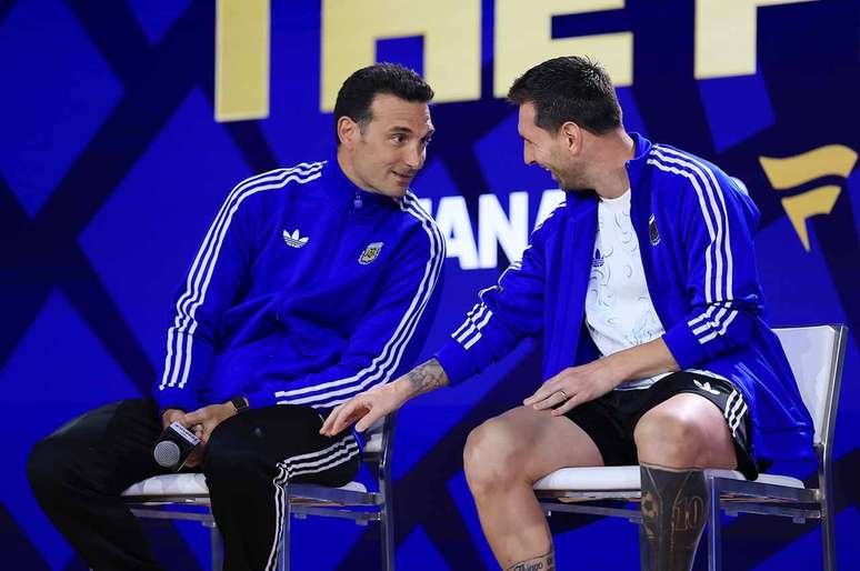 Messi e Scaloni se encontraram com torcedores &ndash;