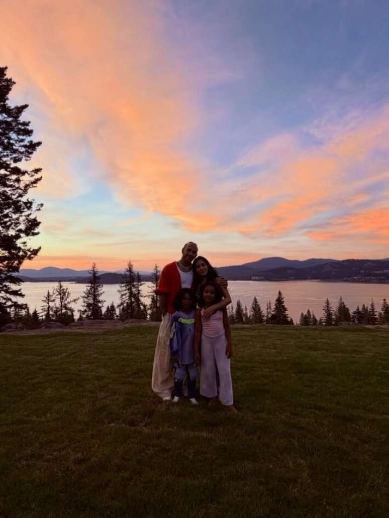 Lewis Hamilton com Kim Kardashian e os enteados