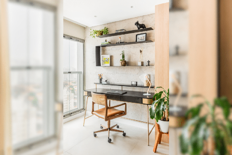 A disposi&ccedil;&atilde;o dos m&oacute;veis em rela&ccedil;&atilde;o &agrave;s janelas e varandas contribui para uma melhor ventila&ccedil;&atilde;o e conserva&ccedil;&atilde;o dos ambientes Projeto: BMA Studio |