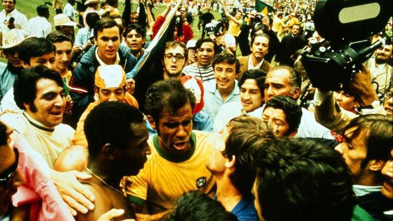 O Brasil conquistou definitivamente a Ta&ccedil;a Jules Rimet ap&oacute;s o tricampeonato no M&eacute;xico, em 1970