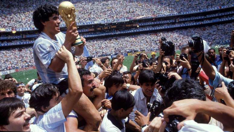 Diego Maradona marcou cinco gols e fez cinco assist&ecirc;ncias na Copa do Mundo de 1986, disputada no M&eacute;xico