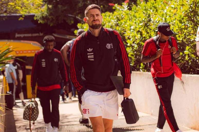 Jorginho refuta possibilidade de deixar o Flamengo &ndash;