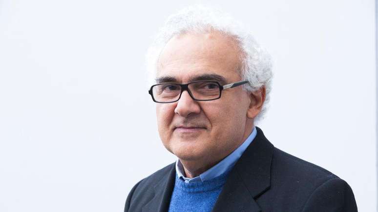 O escritor Milton Hatoum