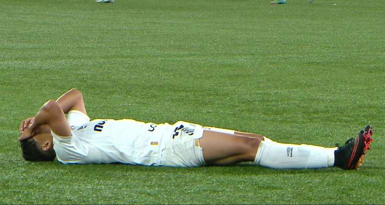 Gustavo Henrique deixou o gramado no in&iacute;cio da segunda etapa &ndash;