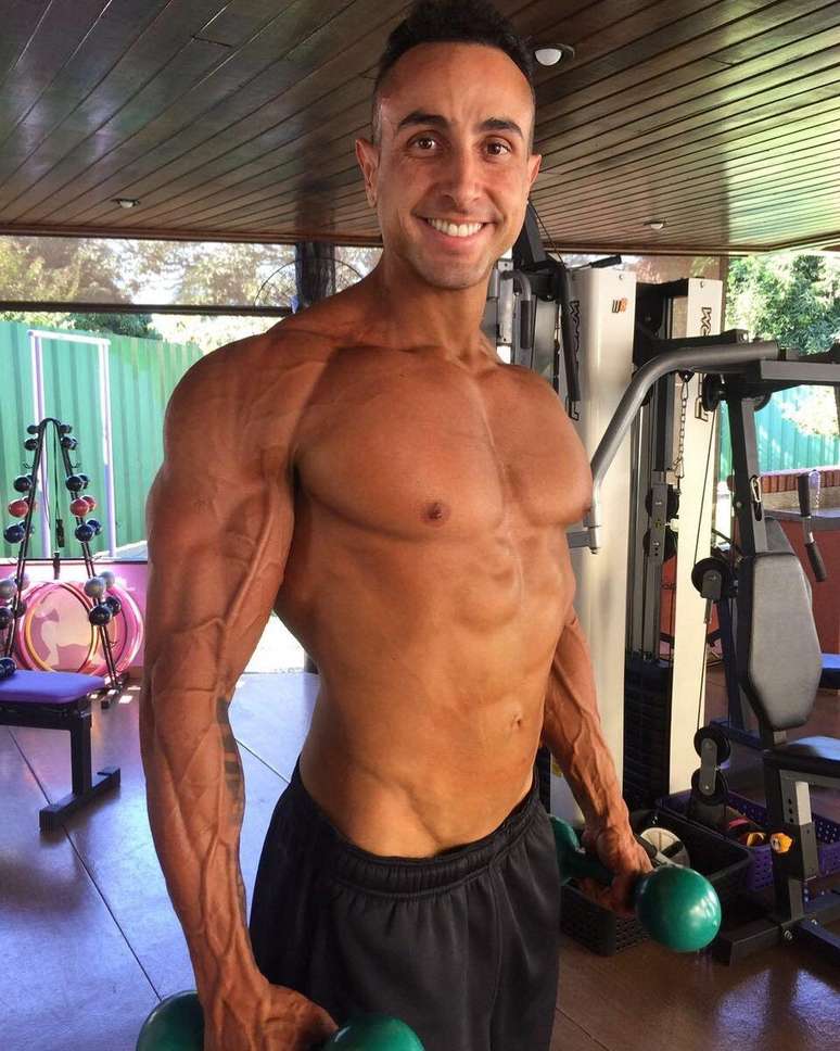 Rodrigo G&oacute;es decidiu usar anabolizantes esteroides com 30 anos