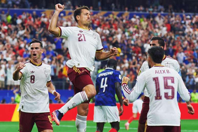 Espanha venceu a Fran&ccedil;a por 2 a 0 em Dallas pela semifinal da Copa do Mundo &ndash;