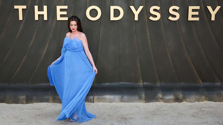 Anne Hathaway &eacute; Pen&eacute;lope em A Odisseia, de Nolan