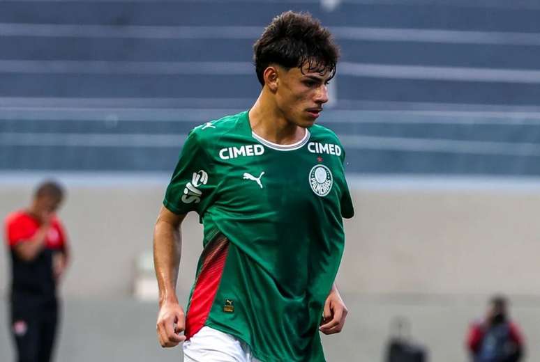 Jo&atilde;o Fran&ccedil;a se destaca na base alviverde &ndash;