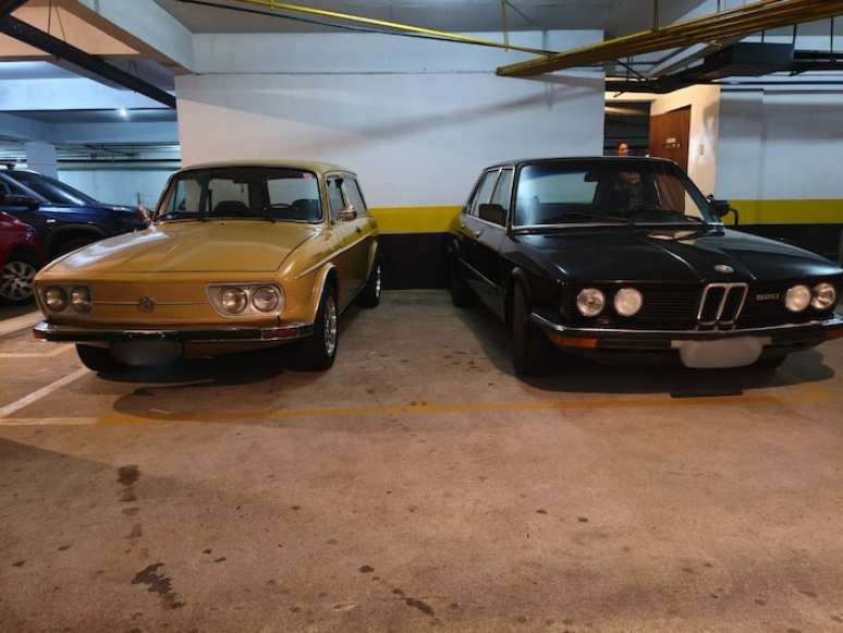 BMW 520 1974 e um Volkswagen Variant 1600 1972 do colecionador Fernando Toledo