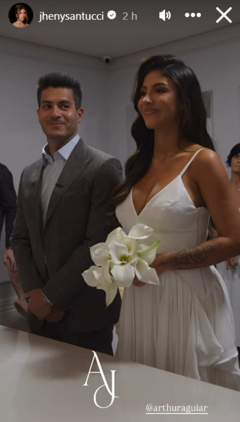 Ex-BBB Arthur Aguiar e Jheny Santucci se casam