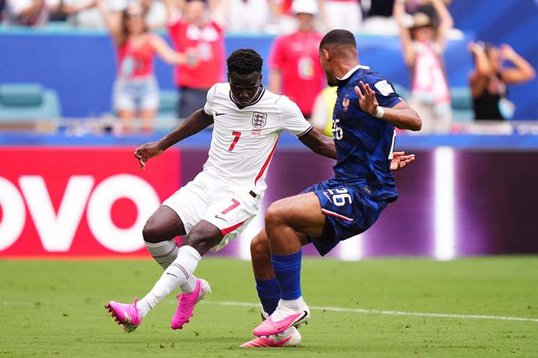 Saka foi o destaque da Inglaterra na partida Saka foi o destaque da Inglaterra na partida