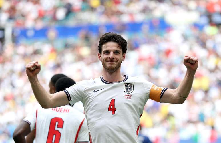 Rice comemora gol da Inglaterra contra França Rice comemora gol da Inglaterra contra França