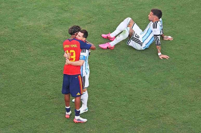 Yamal consola Messi ap&oacute;s conquistar a Copa do Mundo &ndash;