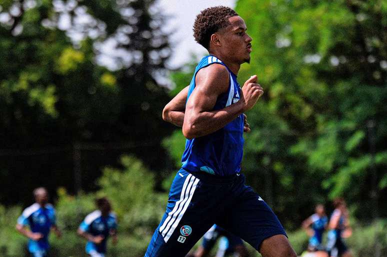 Strasbourg faz primeiro amistoso visando pr&oacute;xima temporada &ndash;